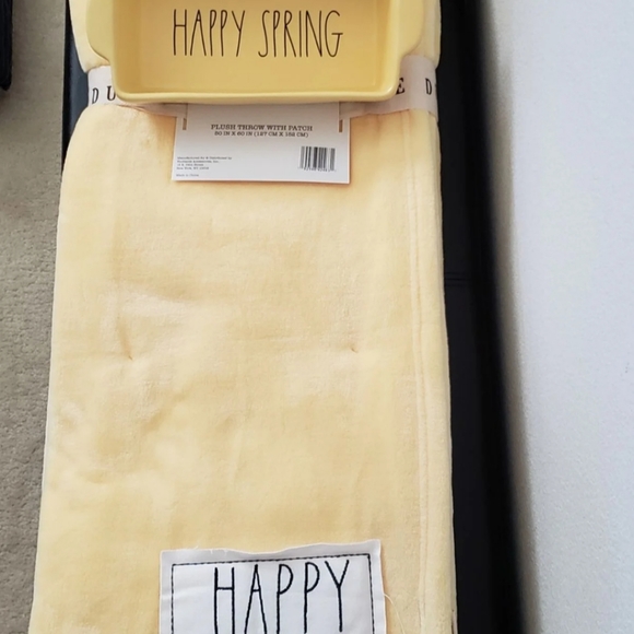 Rae Dunn blanket/ bake set - Picture 5 of 5